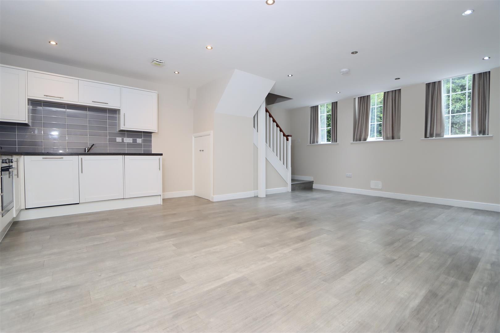 2 bed property in The Village, Kidderminster